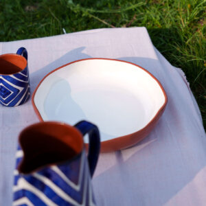 Portugisisk håndlavet serveringsskål i organisk design | 28 cm