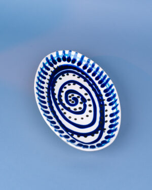 Livona-1613 Italiensk serveringsfad med håndmalet blå spiral mønster | 25 cm