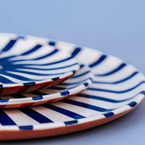 Livona-2223 Frokosttallerken håndlavet i Terracotta keramik | Blå