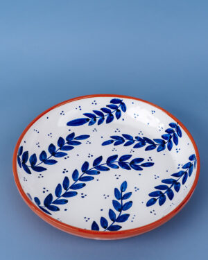 Livona-2716 Håndlavet serveringsskål i terracotta keramik med blå blade | 28 cm