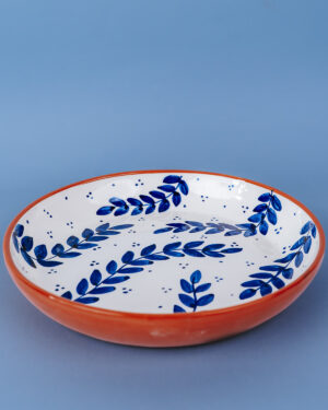 Livona-2735 Håndlavet serveringsskål i terracotta keramik med blå blade | 28 cm