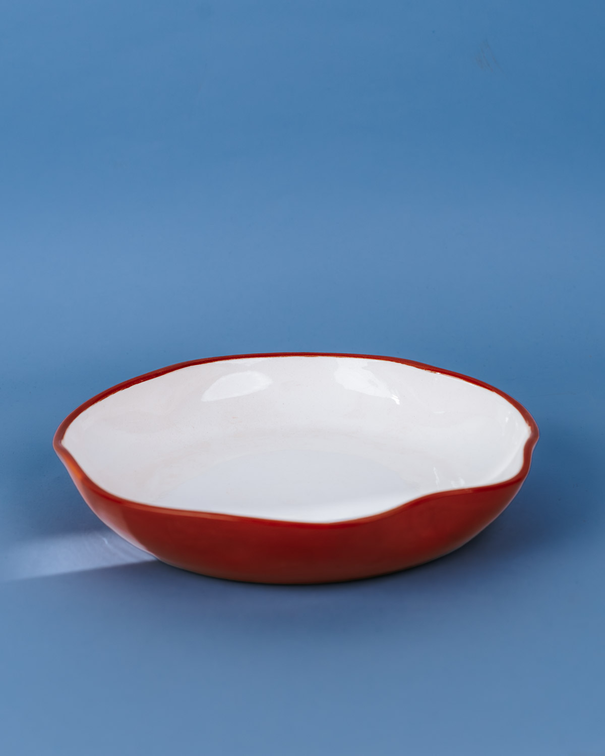 Portugisisk håndlavet serveringsskål i organisk design | 28 cm