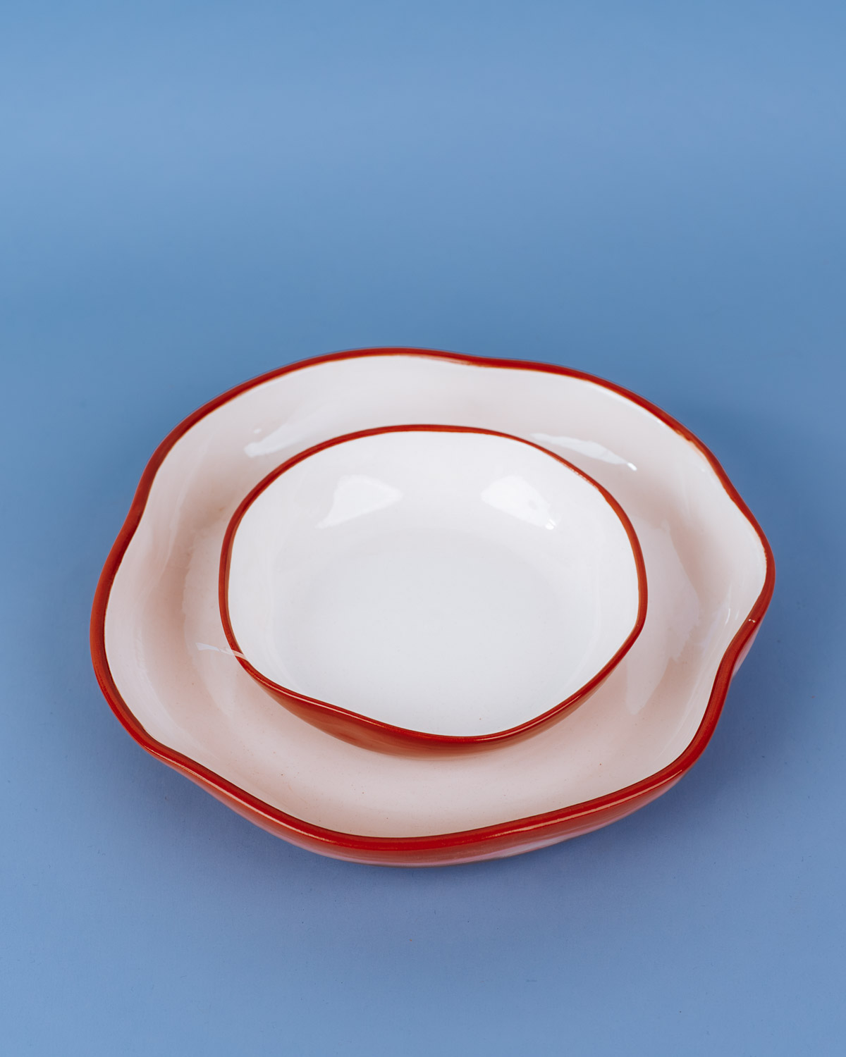 Portugisisk håndlavet serveringsskål i organisk design | 28 cm