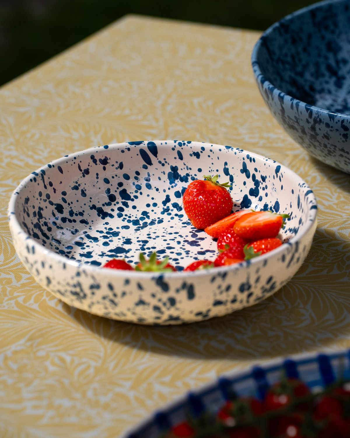 COBO19BLUE-3 Italiensk stor skål i håndmalet keramik med blåt Rugiada-mønster | 19 cm