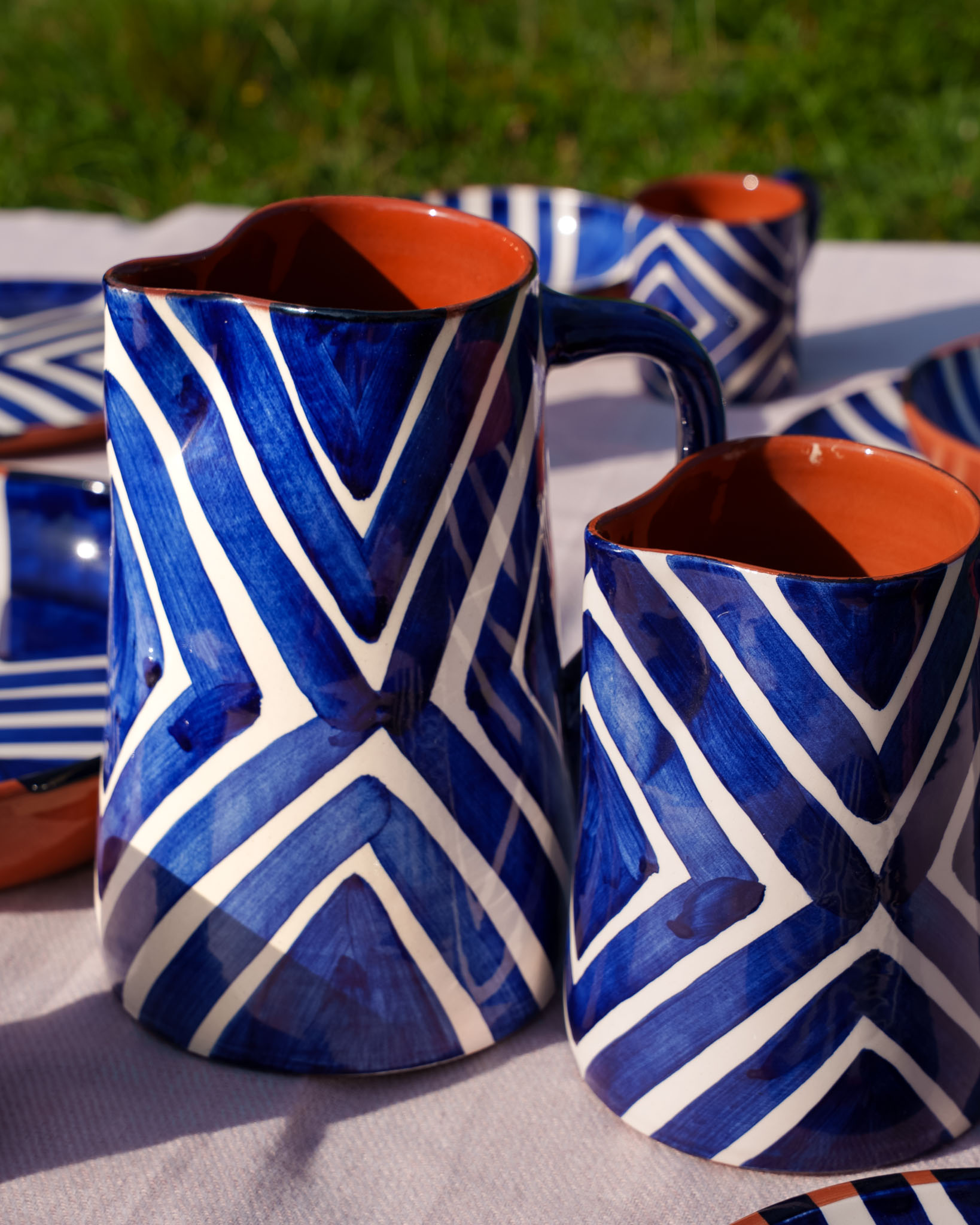 DSC09734 Portugisisk kande i terracotta keramik med grafisk blå mønster | 2L